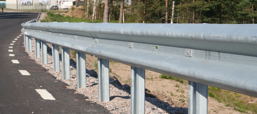 FMK W-profilräcke för väg